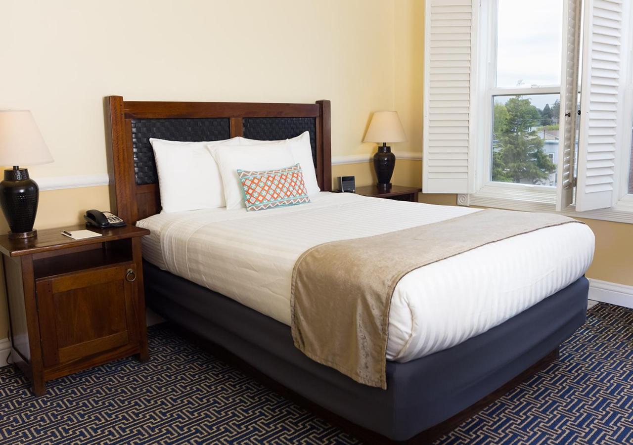 Majestic Inn And Spa Anacortes Exterior photo